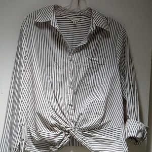 Max Studio Casual Top that can be worn so may ways!!